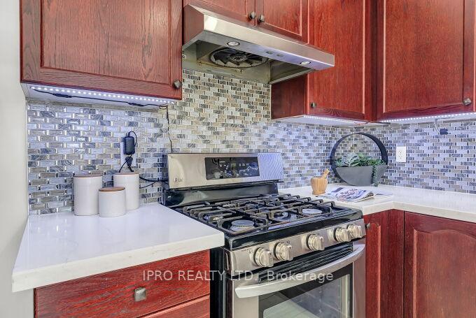Photo 18 of 72 Commodore Drive, Brampton, Credit Valley — HOMEH