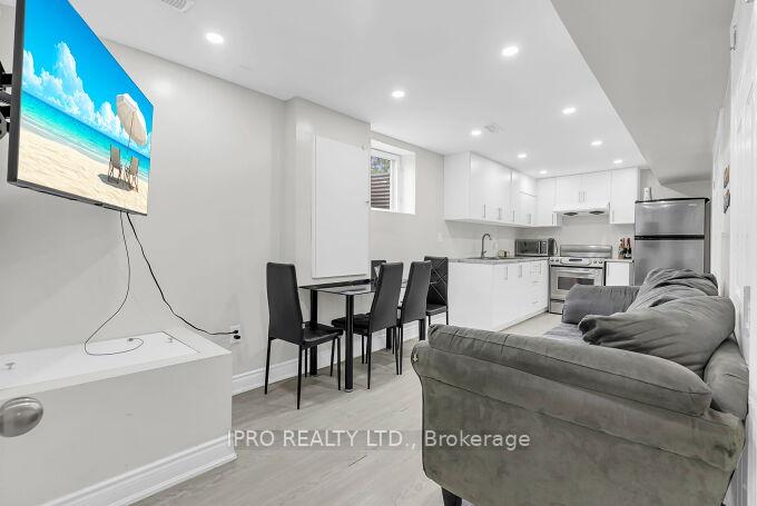 Photo 38 of 72 Commodore Drive, Brampton, Credit Valley — HOMEH