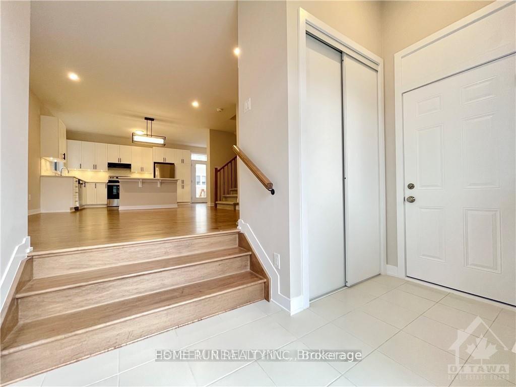 Photo 3 of 329 Canadensis Lane, Ottawa, Barrhaven - Half Moon Bay — HOMEH