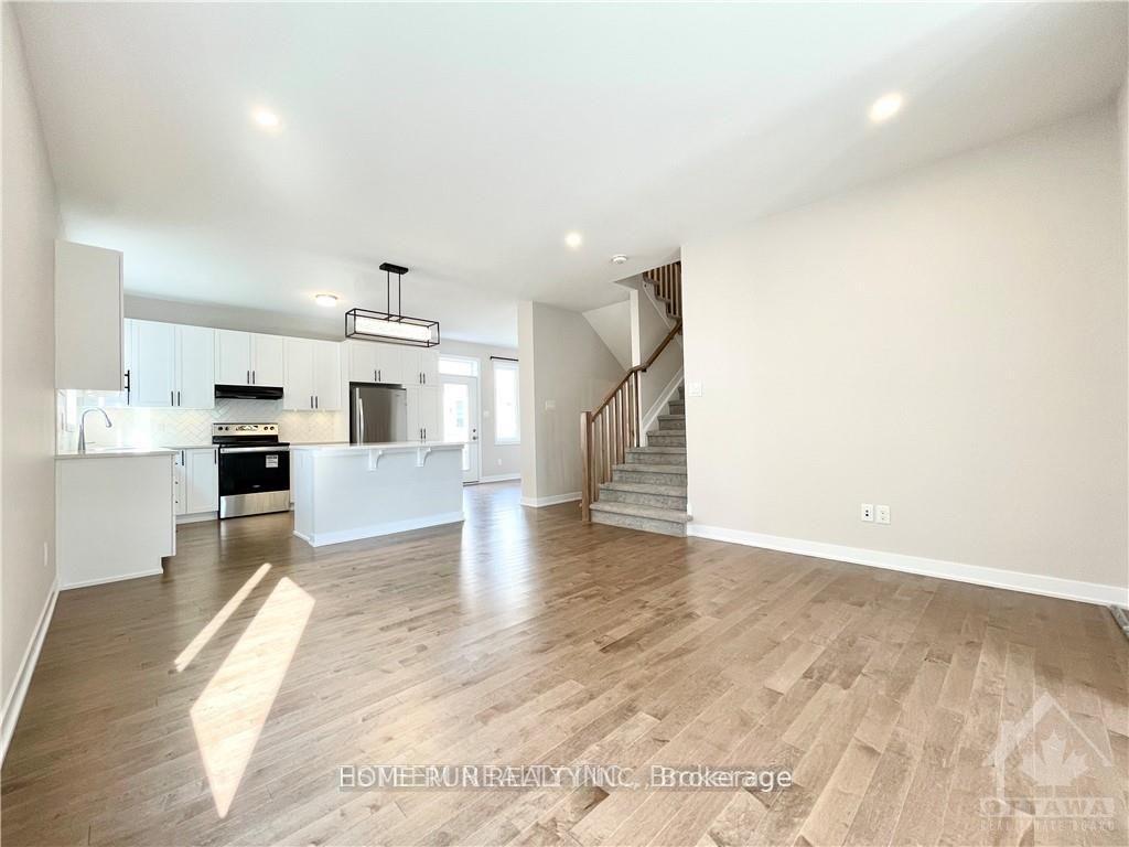 Photo 5 of 329 Canadensis Lane, Ottawa, Barrhaven - Half Moon Bay — HOMEH