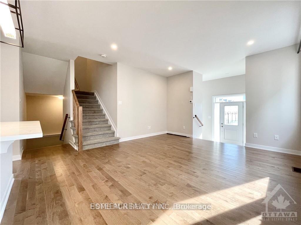 Photo 7 of 329 Canadensis Lane, Ottawa, Barrhaven - Half Moon Bay — HOMEH
