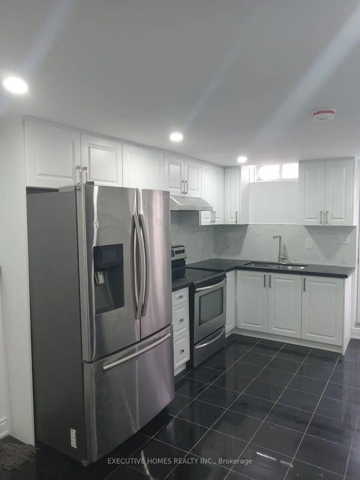 Photo 4 of Unit Basement, 146 Sandyshores Drive E, Brampton, Sandringham-Wellington — HOMEH