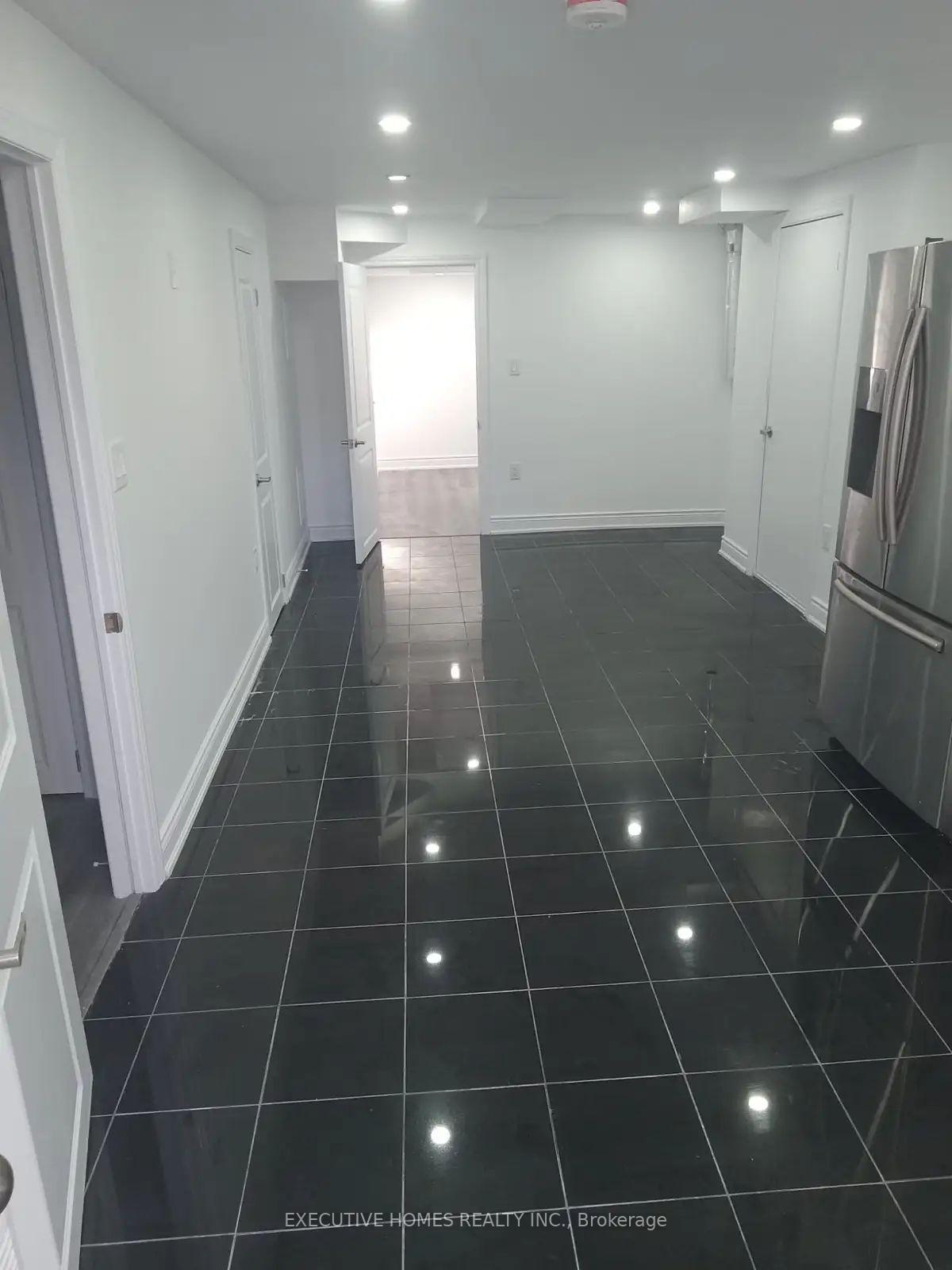 Photo 5 of Unit Basement, 146 Sandyshores Drive E, Brampton, Sandringham-Wellington — HOMEH