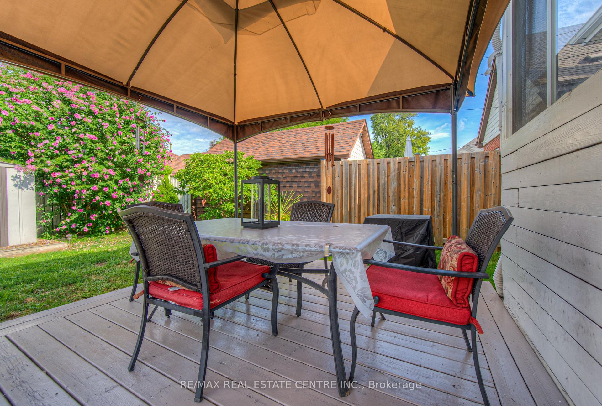 Photo 6 of 14 Barons Avenue S, Hamilton, Bartonville — HOMEH