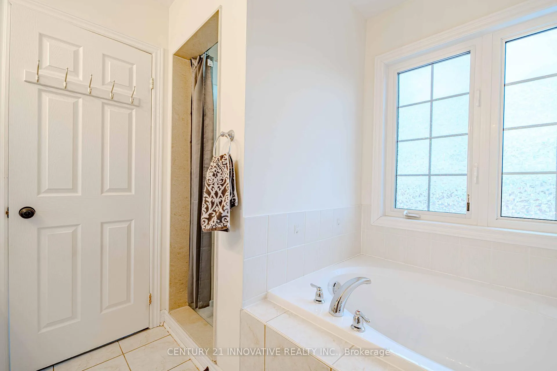 Photo 20 of 50 Everingham Circle, Brampton, Sandringham-Wellington — HOMEH