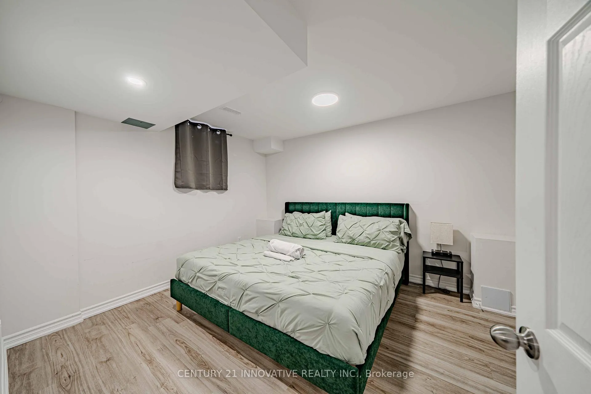 Photo 31 of 50 Everingham Circle, Brampton, Sandringham-Wellington — HOMEH