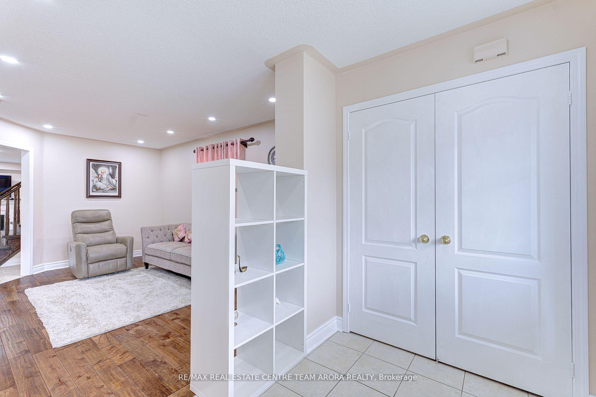 Photo 4 of 27 Beresford Crescent, Brampton, Bram East — HOMEH