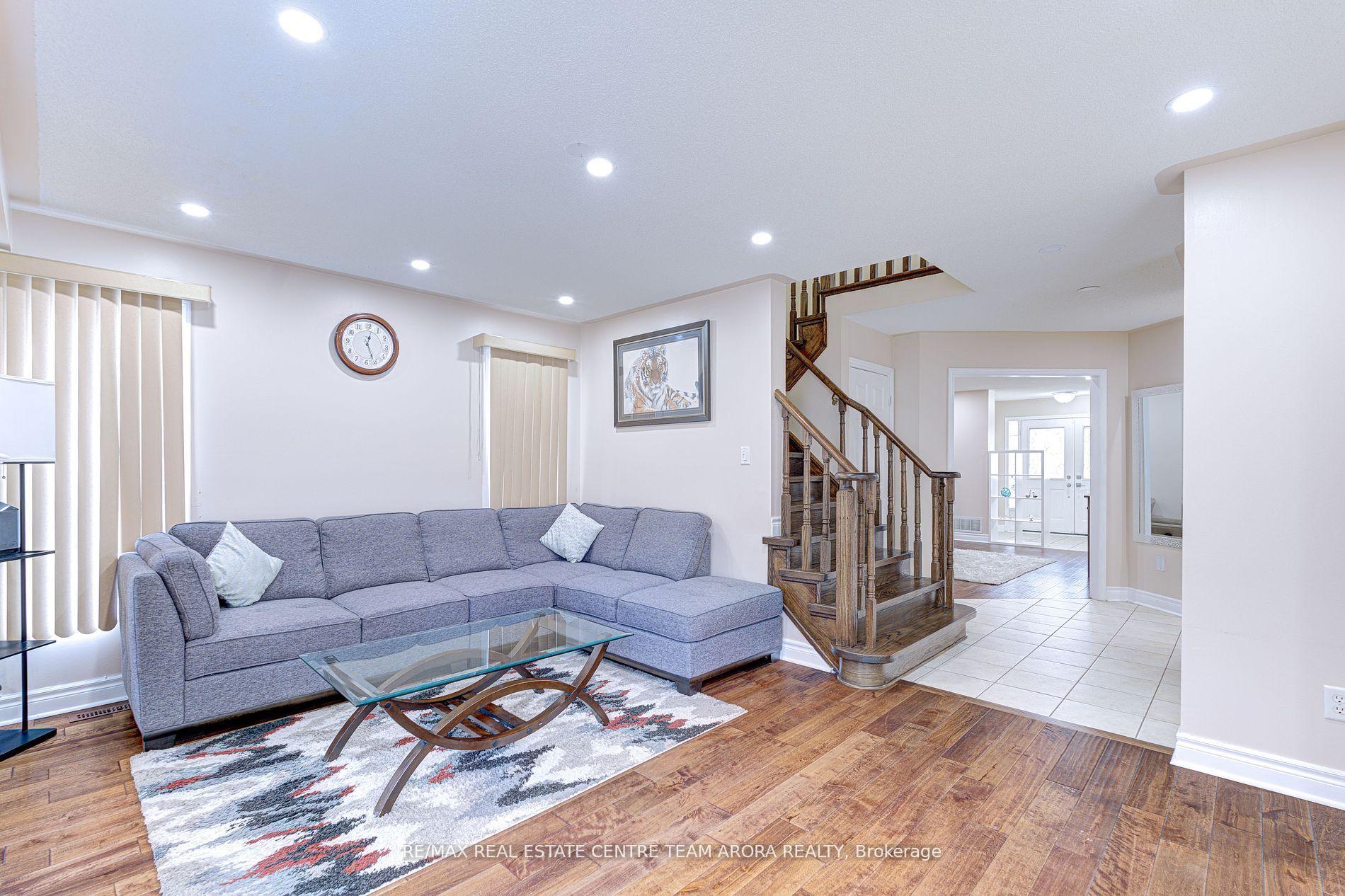 Photo 7 of 27 Beresford Crescent, Brampton, Bram East — HOMEH