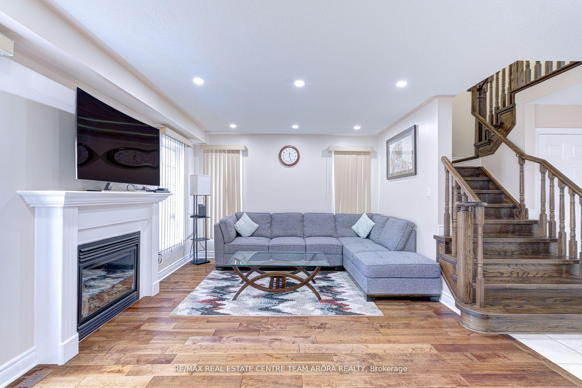 Photo 8 of 27 Beresford Crescent, Brampton, Bram East — HOMEH