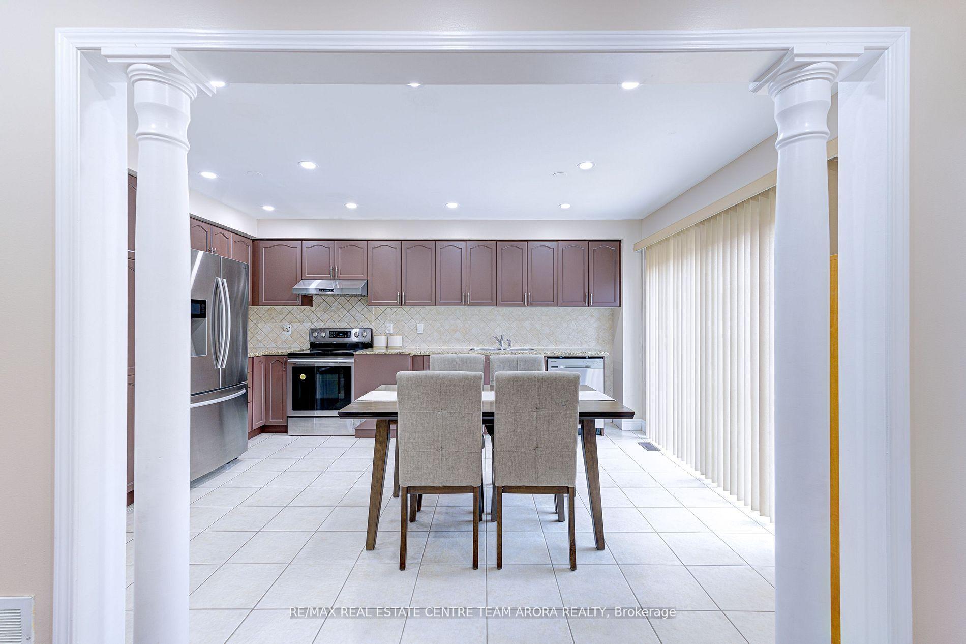 Photo 11 of 27 Beresford Crescent, Brampton, Bram East — HOMEH