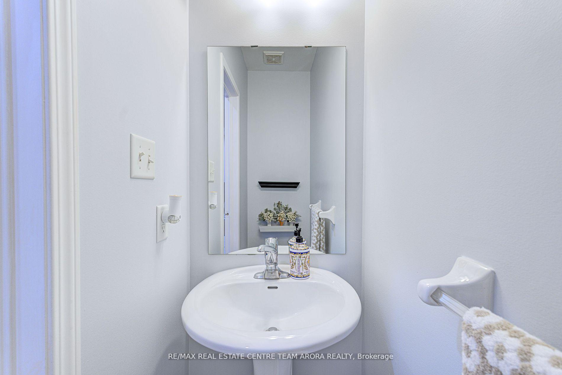 Photo 14 of 27 Beresford Crescent, Brampton, Bram East — HOMEH