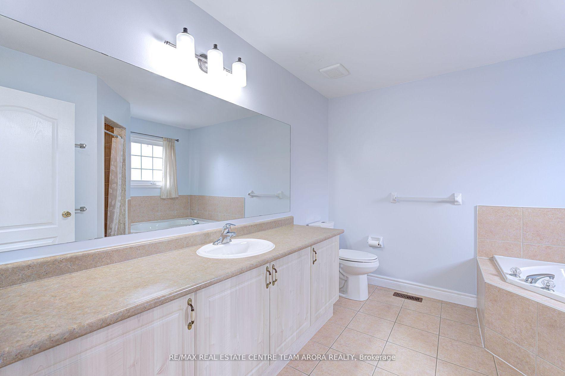 Photo 22 of 27 Beresford Crescent, Brampton, Bram East — HOMEH