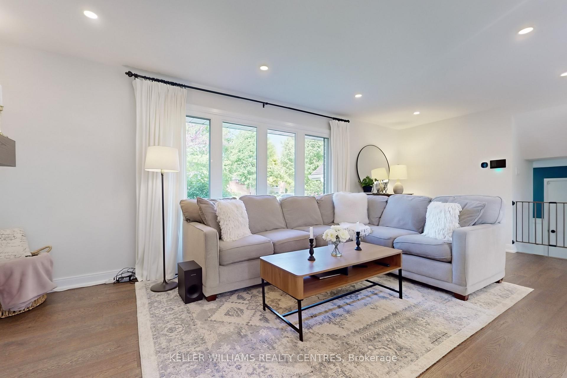 Photo 10 of 4 Northpark Road, Barrie, Wellington — HOMEH