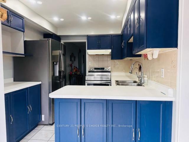 Photo 4 of 15 Lord Simcoe Drive, Brampton, Westgate — HOMEH