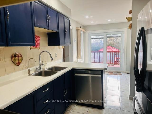 Photo 3 of 15 Lord Simcoe Drive, Brampton, Westgate — HOMEH