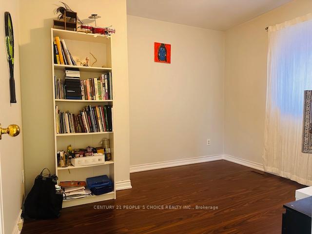 Photo 10 of 15 Lord Simcoe Drive, Brampton, Westgate — HOMEH