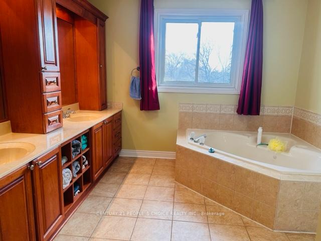 Photo 23 of 15 Lord Simcoe Drive, Brampton, Westgate — HOMEH