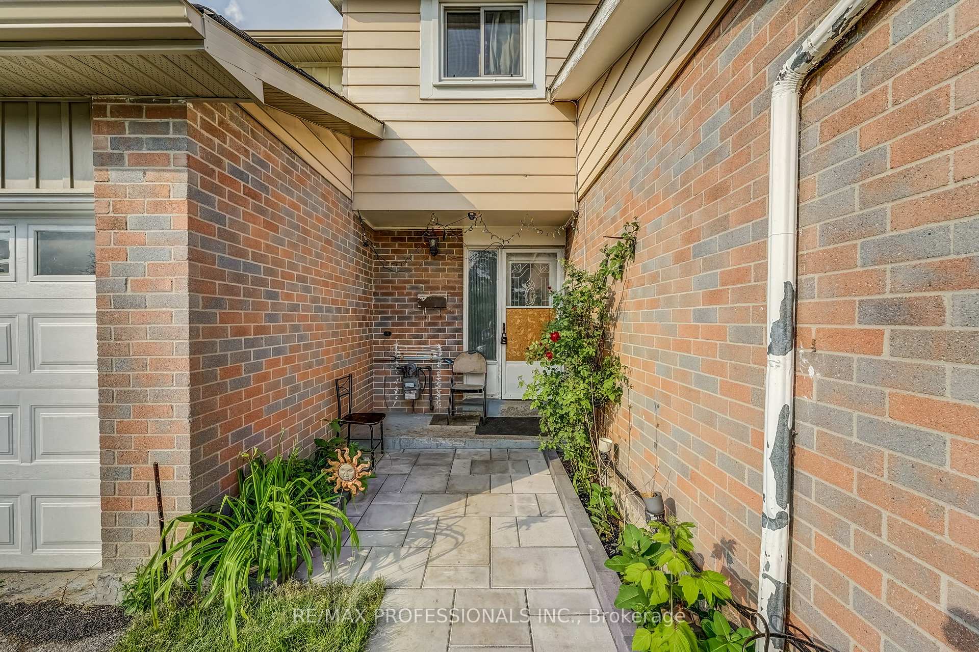 Photo 2 of 44 Skegby Road, Brampton, Brampton North — HOMEH