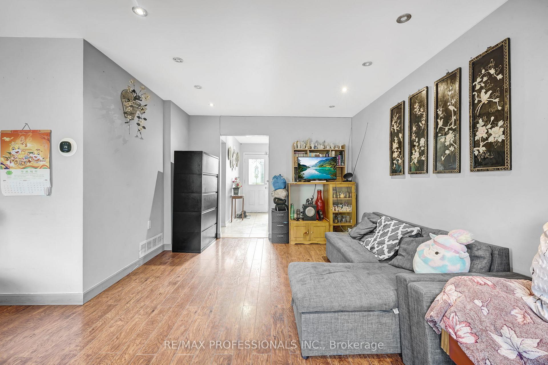 Photo 32 of 44 Skegby Road, Brampton, Brampton North — HOMEH