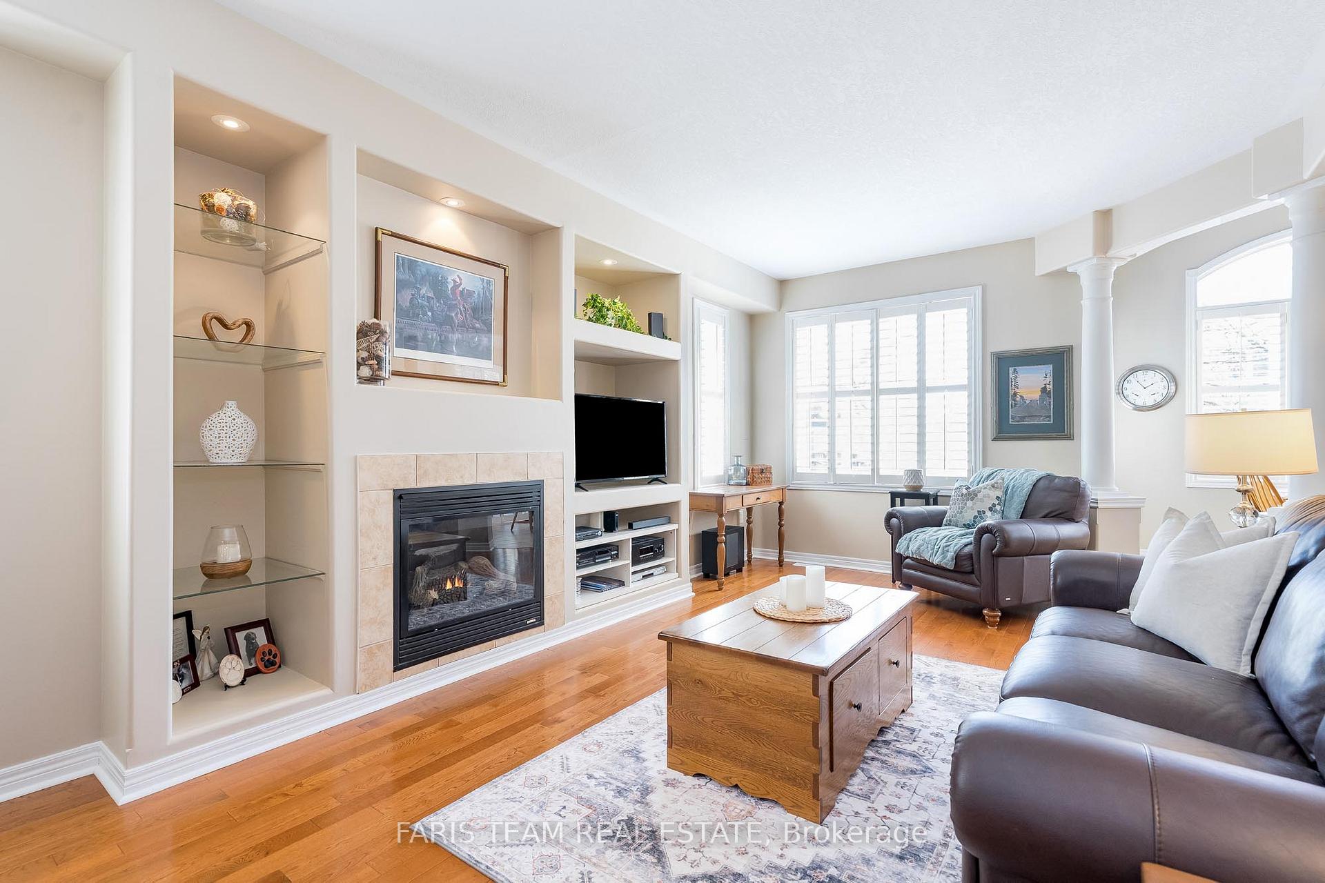 Photo 10 of 5 Sovereign's Gate, Barrie, Innis-Shore — HOMEH