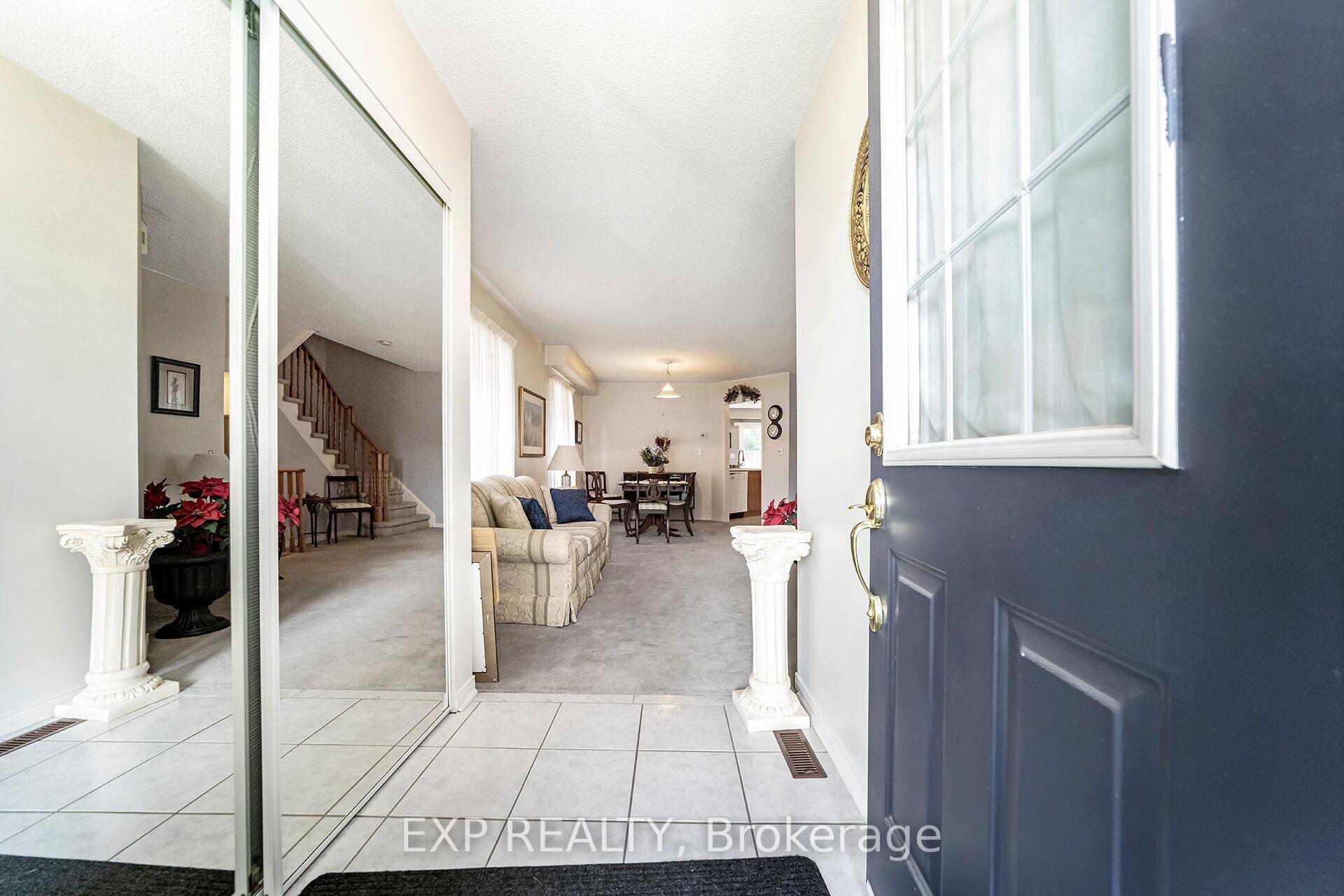 Photo 2 of 98 Merganser Crescent, Brampton, Fletcher's Creek South — HOMEH