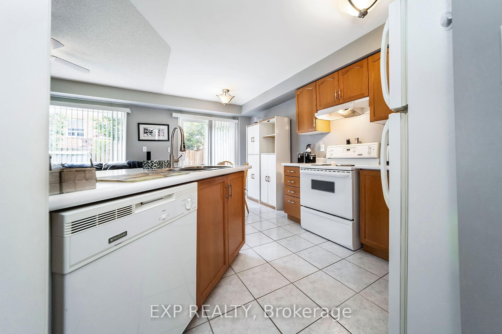 Photo 6 of 98 Merganser Crescent, Brampton, Fletcher's Creek South — HOMEH