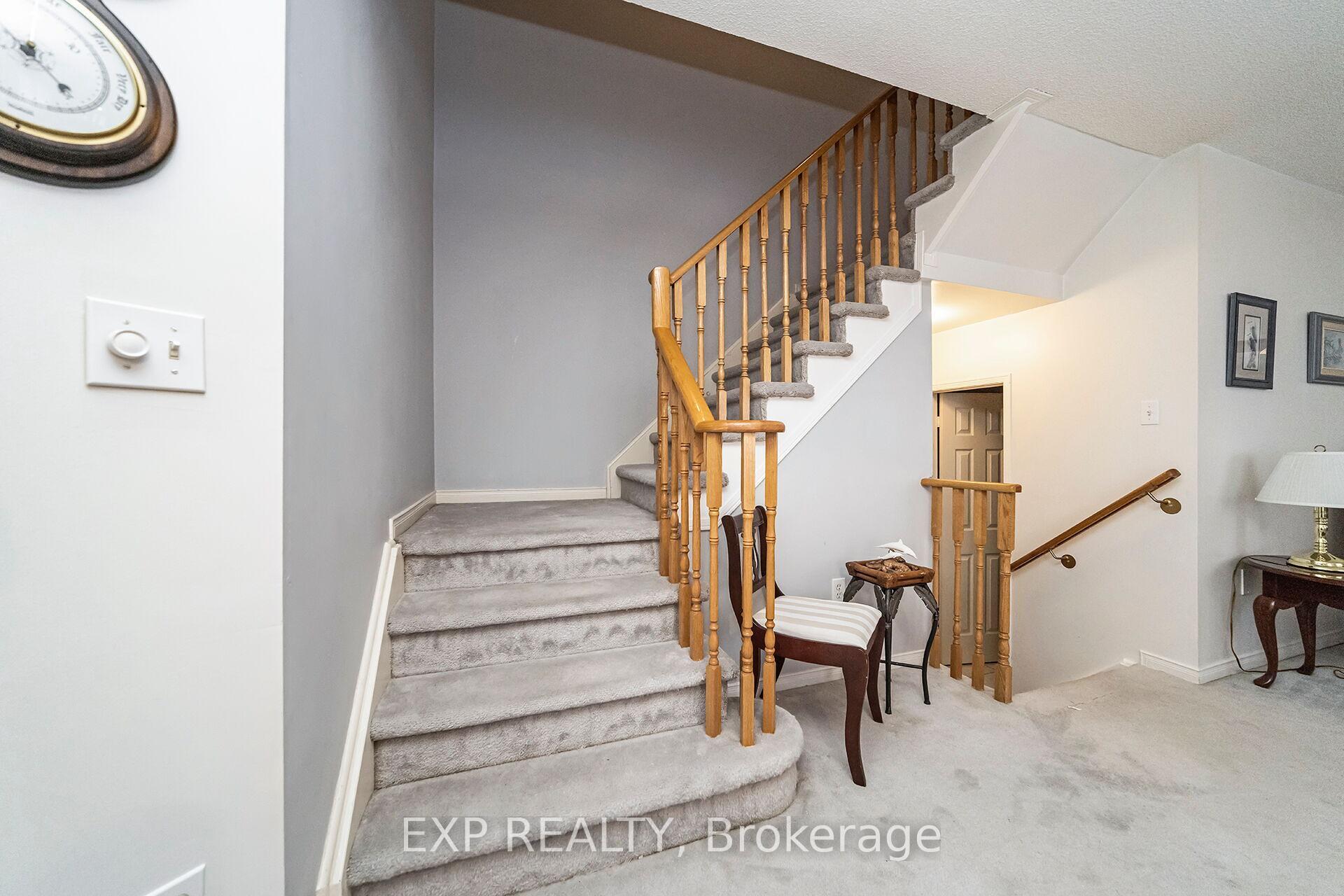 Photo 7 of 98 Merganser Crescent, Brampton, Fletcher's Creek South — HOMEH