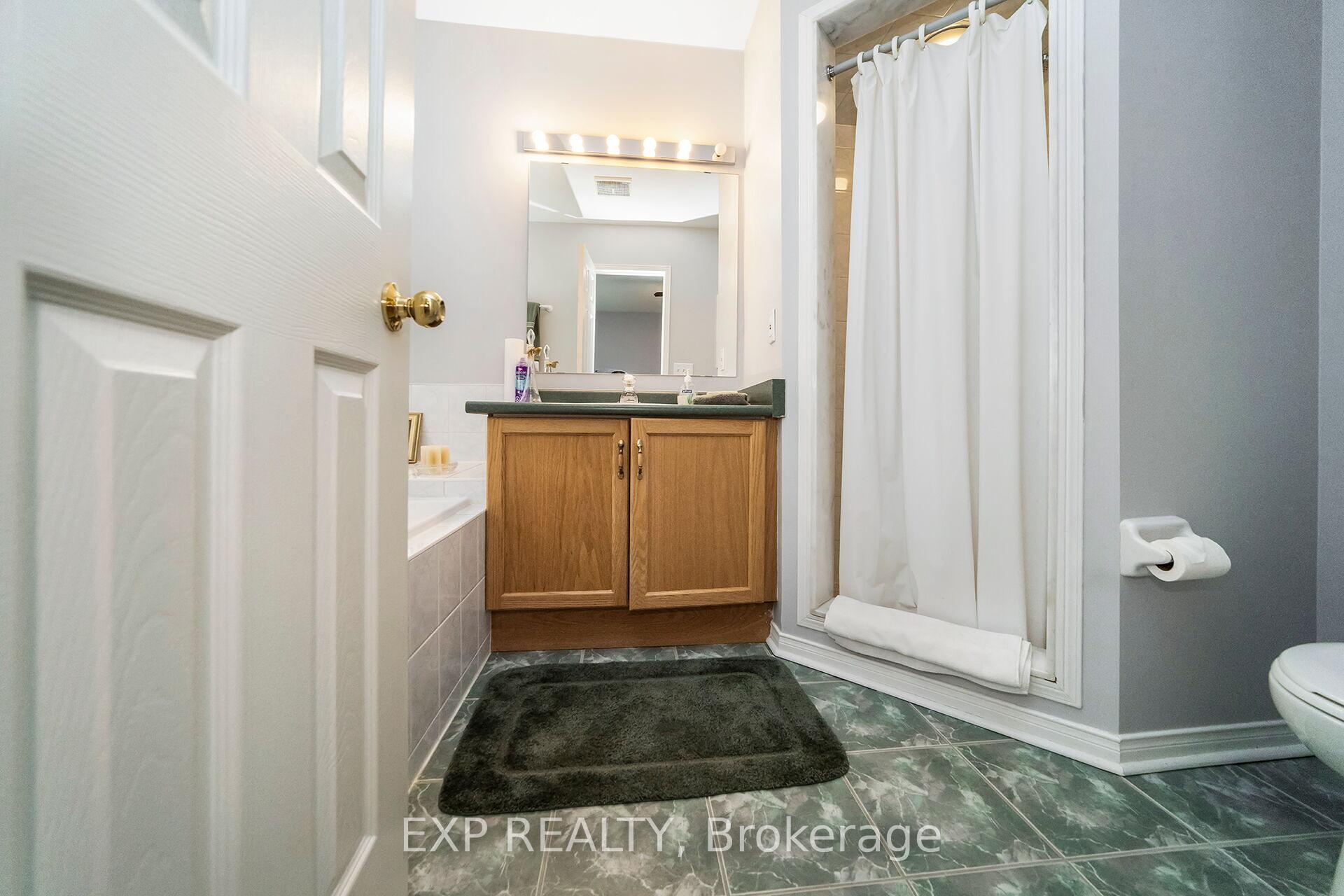 Photo 8 of 98 Merganser Crescent, Brampton, Fletcher's Creek South — HOMEH