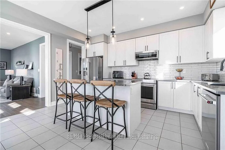 Photo 16 of 253 Kinsman Drive, Hamilton, Binbrook — HOMEH