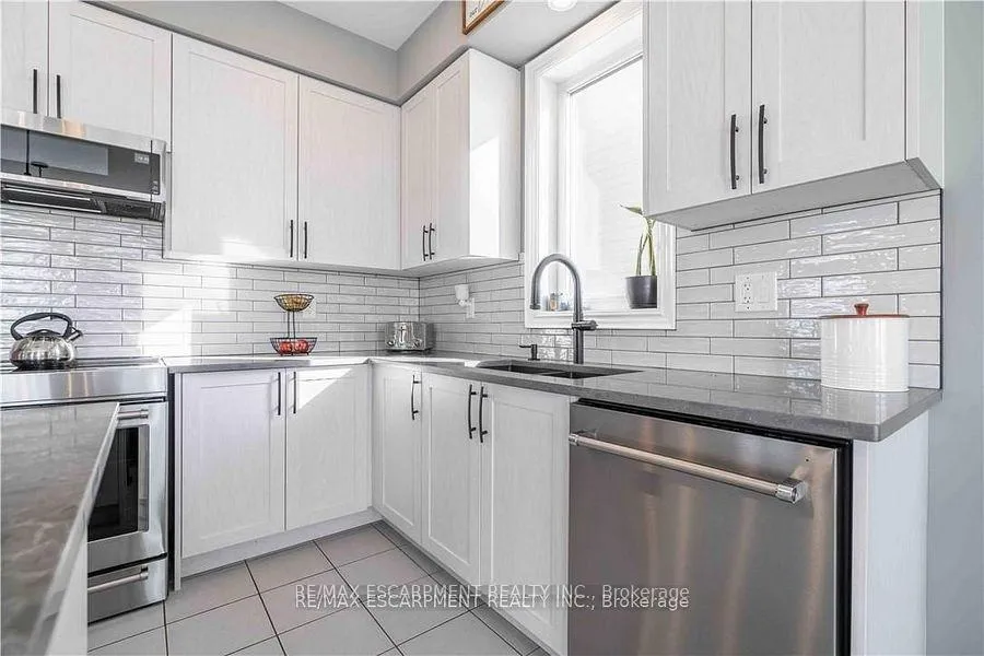 Photo 18 of 253 Kinsman Drive, Hamilton, Binbrook — HOMEH