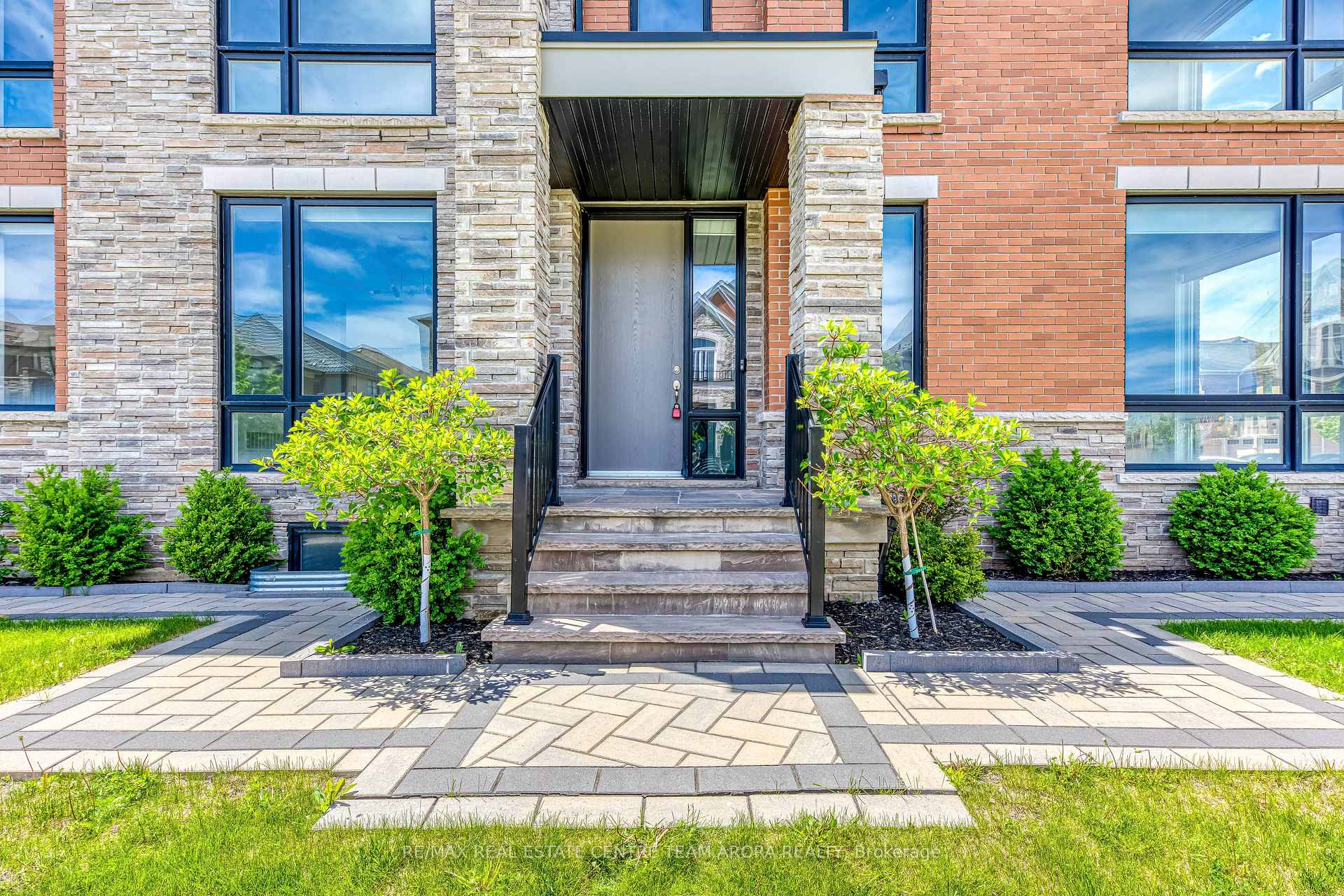 Photo 14 of 15 Dalecrest Road, Brampton, Credit Valley — HOMEH