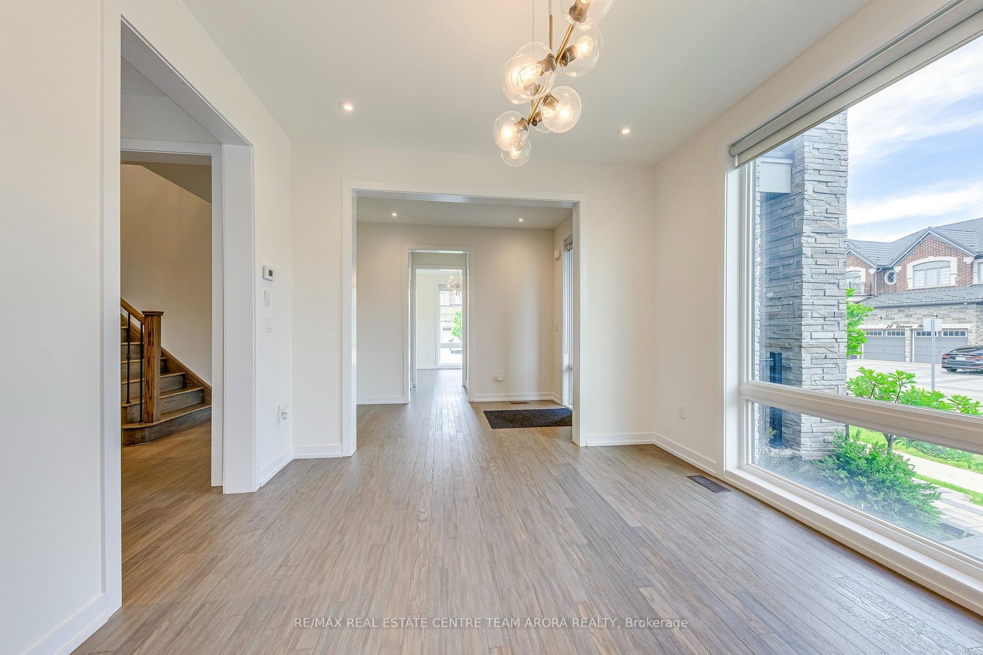 Photo 10 of 15 Dalecrest Road, Brampton, Credit Valley — HOMEH