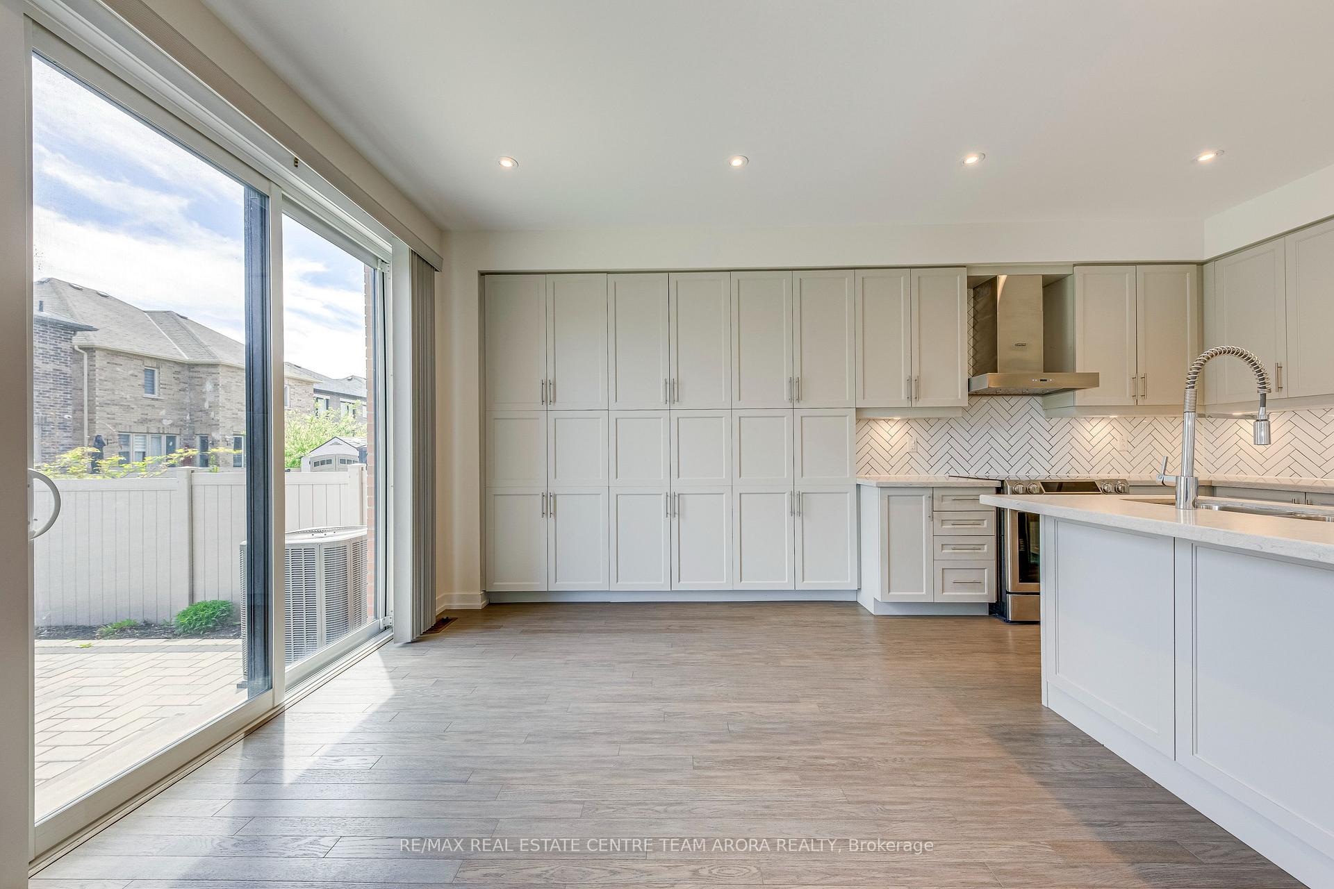 Photo 19 of 15 Dalecrest Road, Brampton, Credit Valley — HOMEH