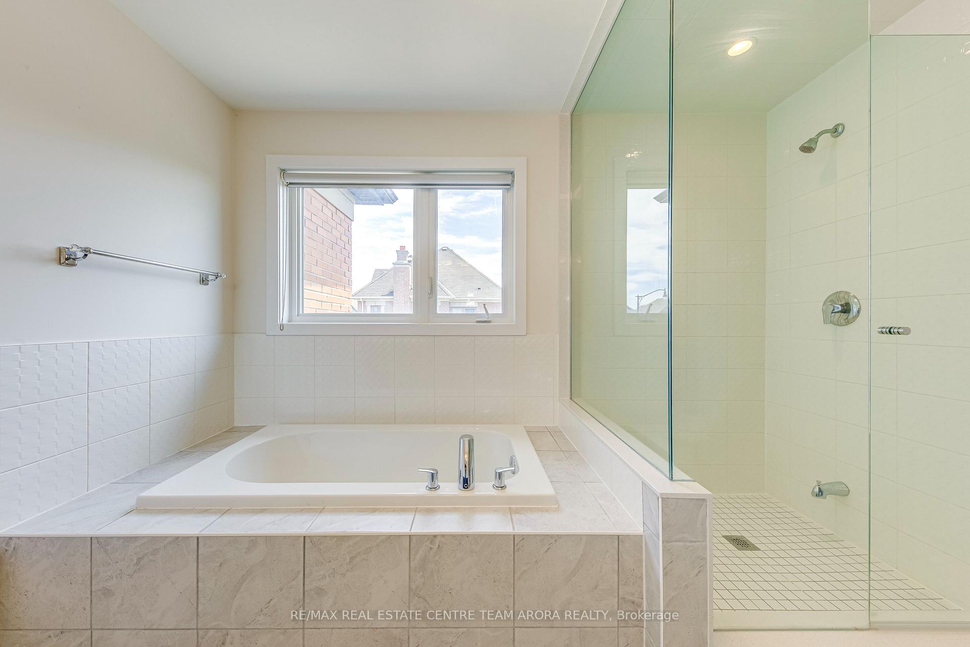 Photo 21 of 15 Dalecrest Road, Brampton, Credit Valley — HOMEH