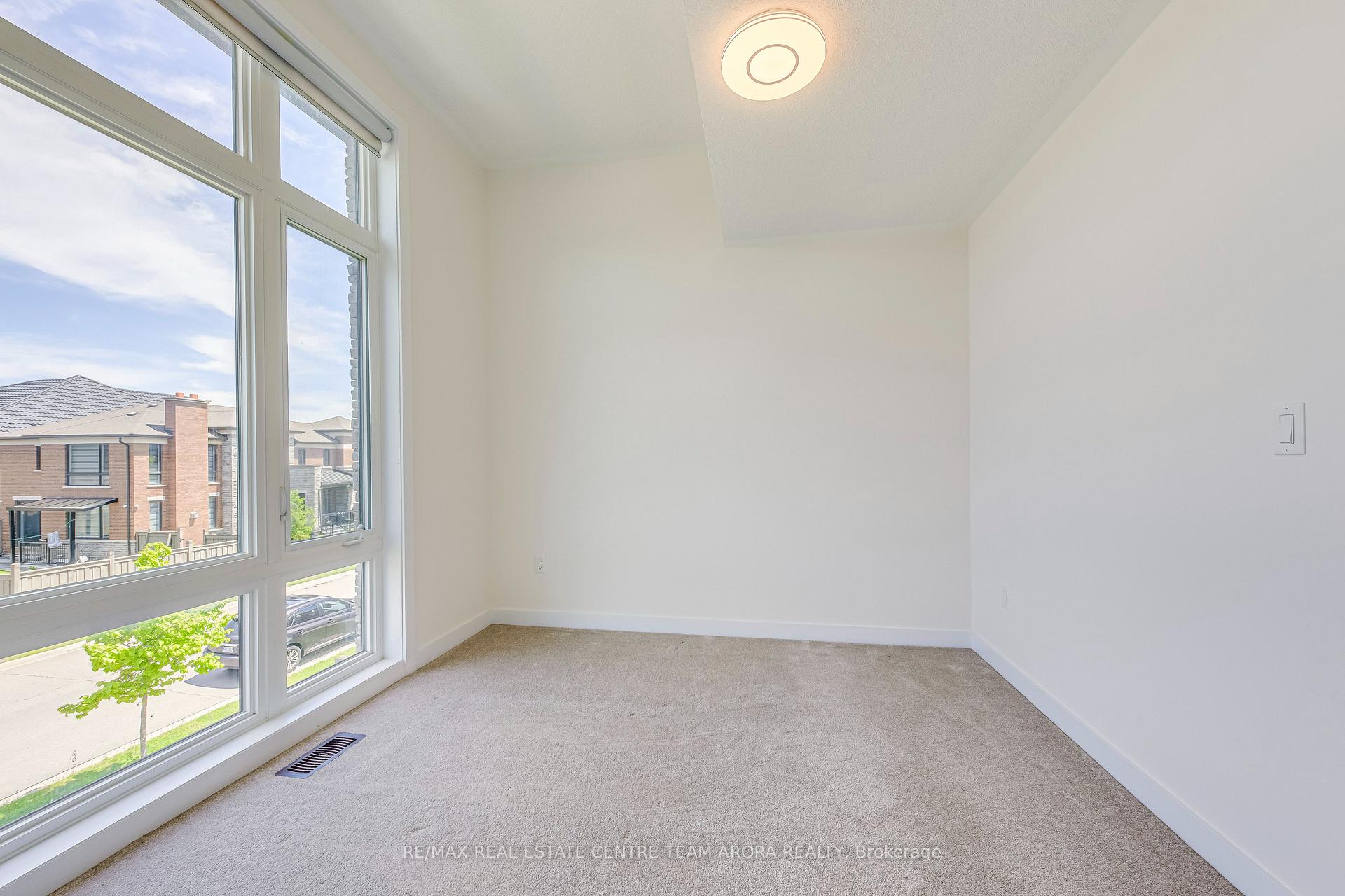 Photo 13 of 15 Dalecrest Road, Brampton, Credit Valley — HOMEH