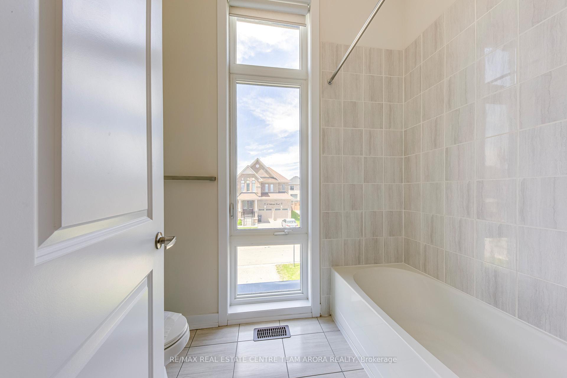Photo 50 of 15 Dalecrest Road, Brampton, Credit Valley — HOMEH