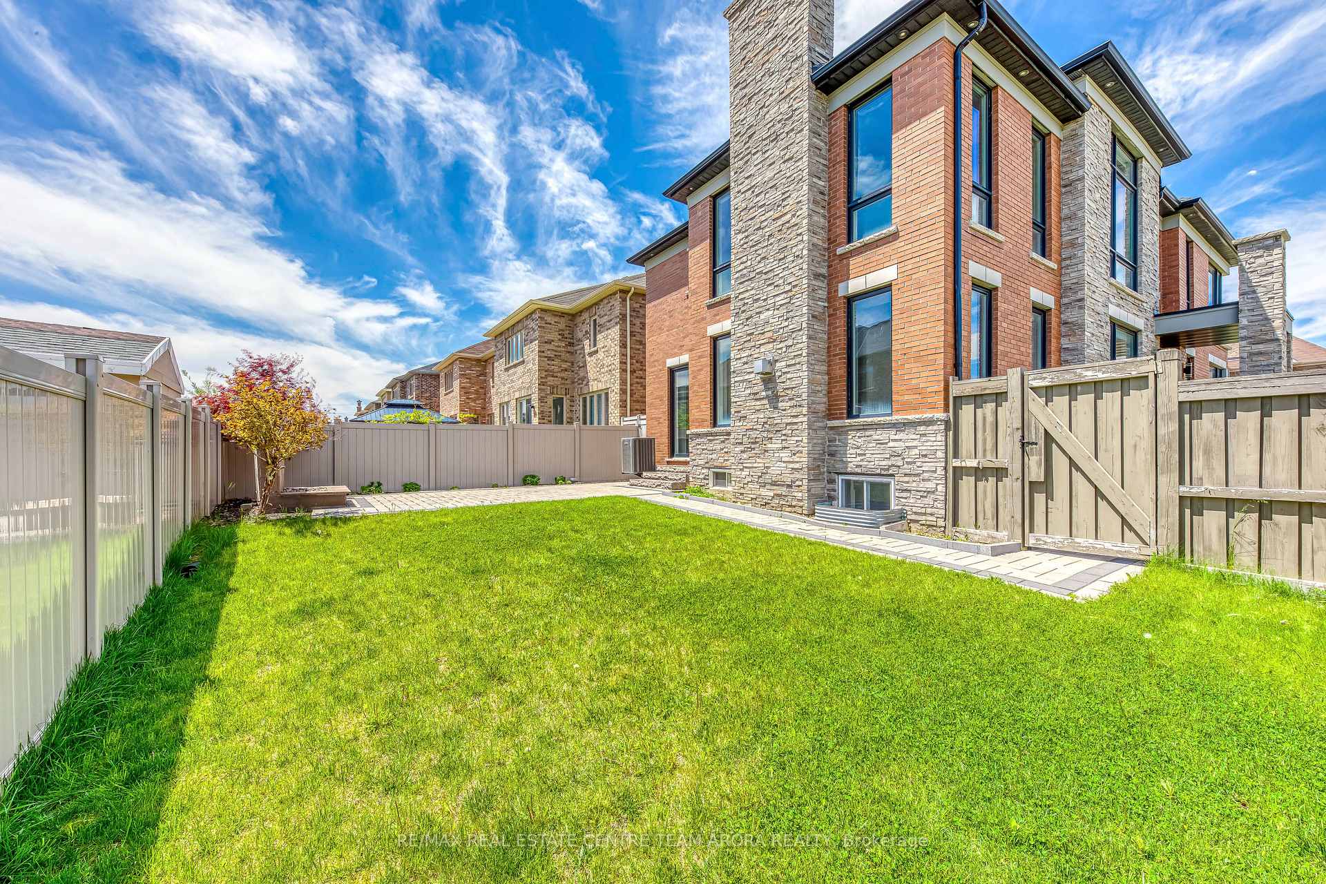 Photo 40 of 15 Dalecrest Road, Brampton, Credit Valley — HOMEH