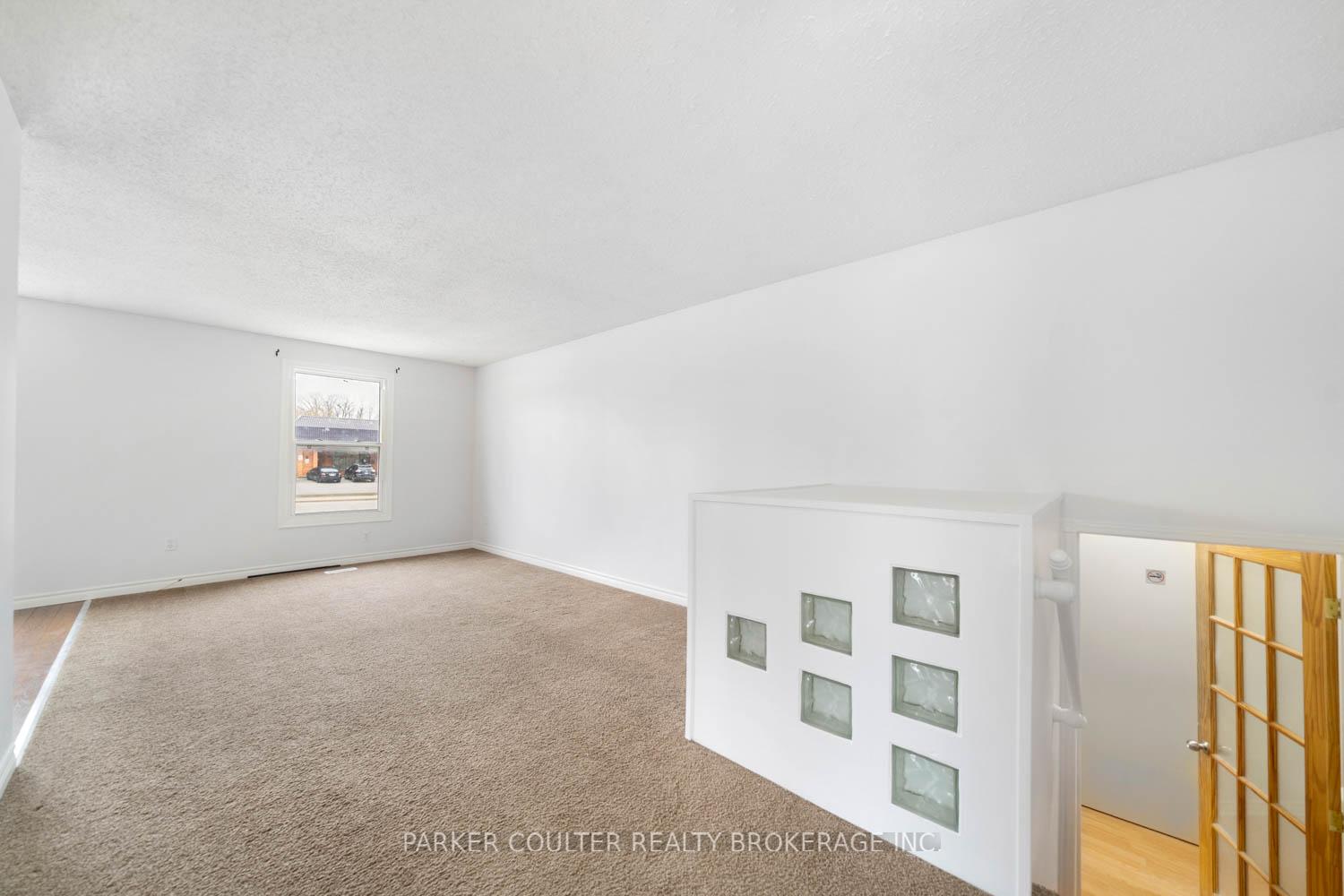 Photo 7 of 19 A Cundles Road E, Barrie, Cundles East — HOMEH