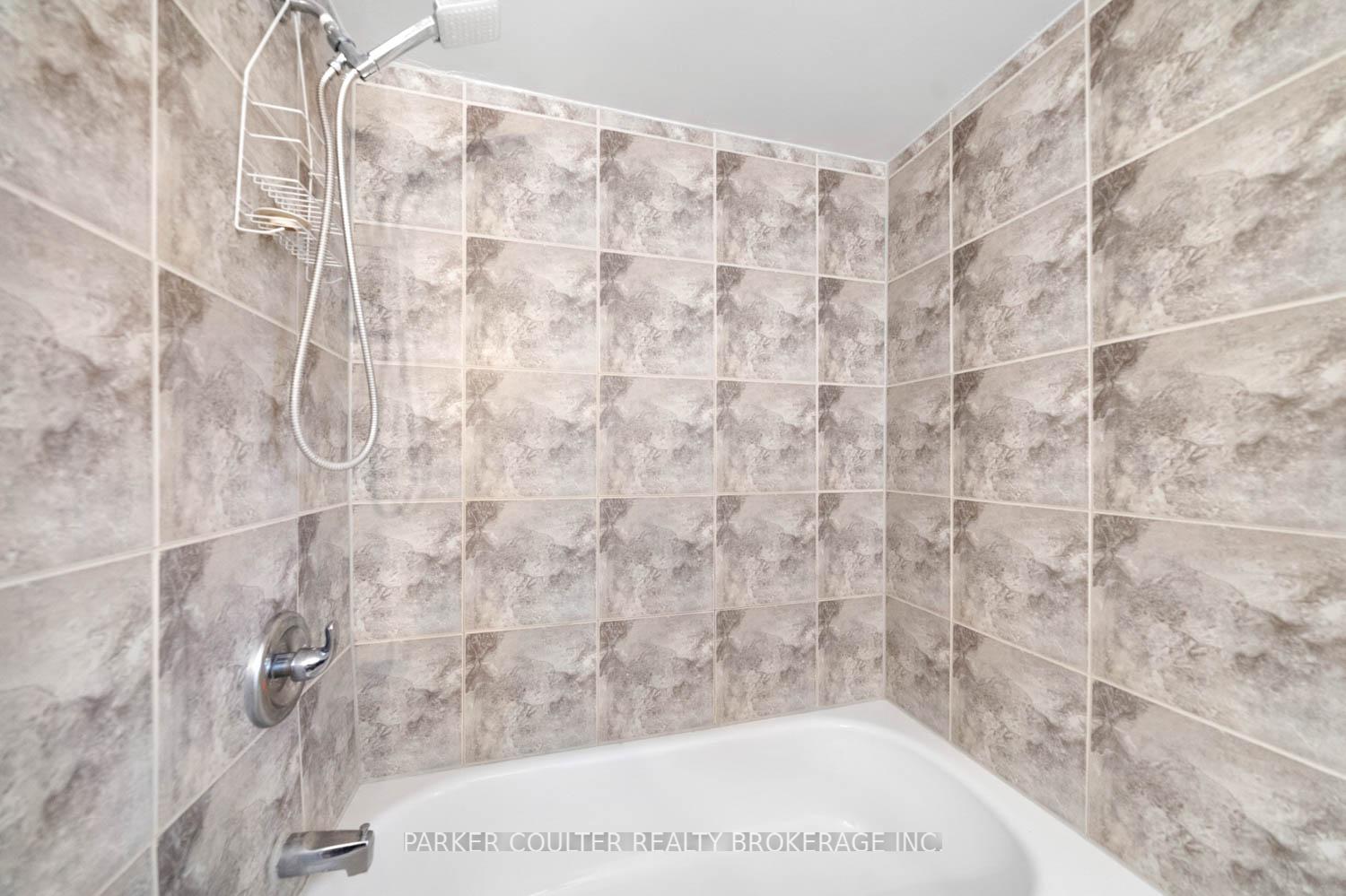 Photo 17 of 19 A Cundles Road E, Barrie, Cundles East — HOMEH