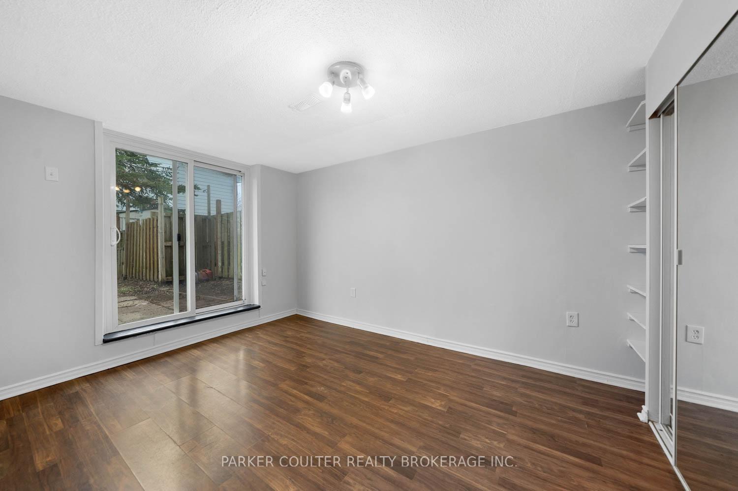 Photo 32 of 19 A Cundles Road E, Barrie, Cundles East — HOMEH