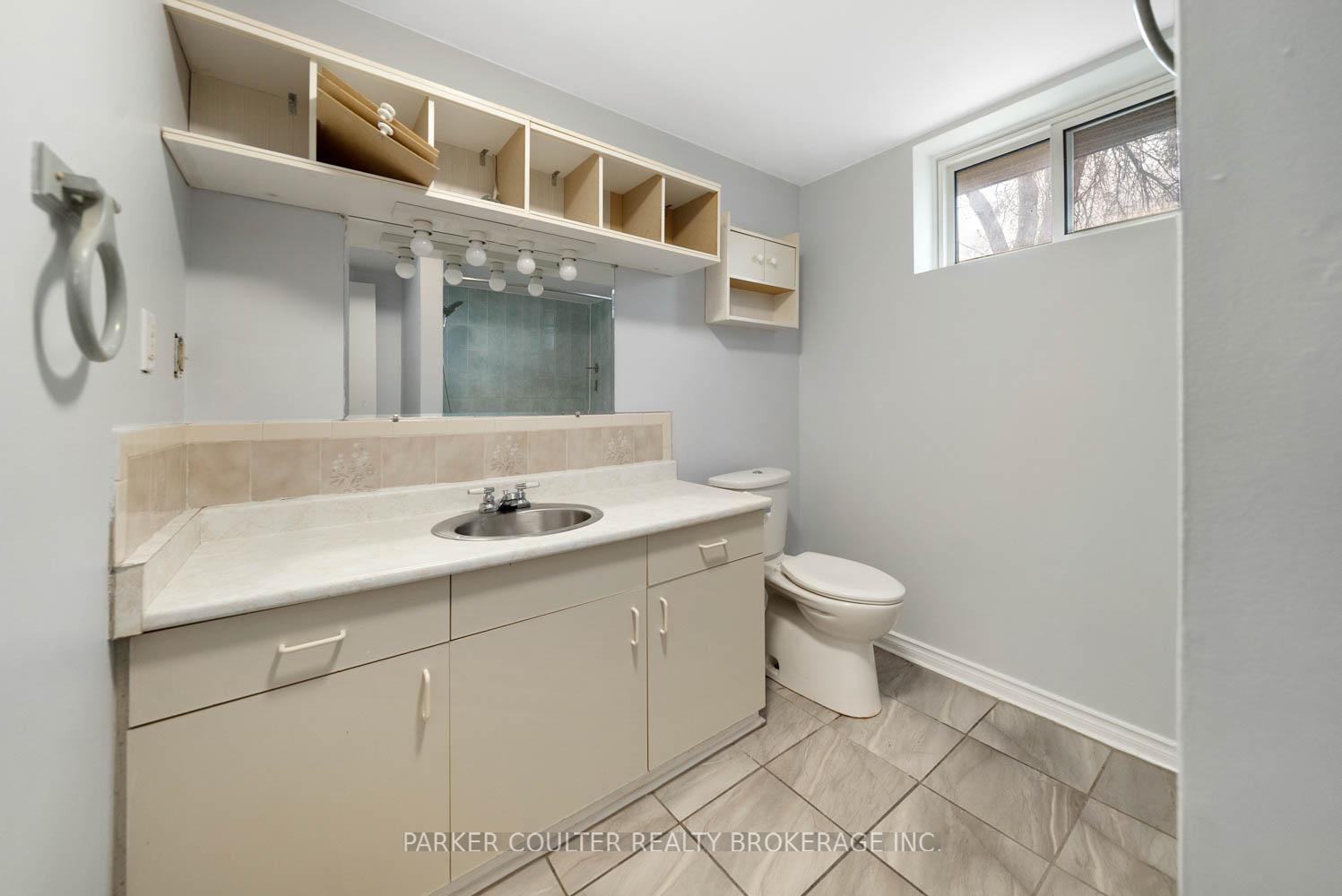 Photo 34 of 19 A Cundles Road E, Barrie, Cundles East — HOMEH