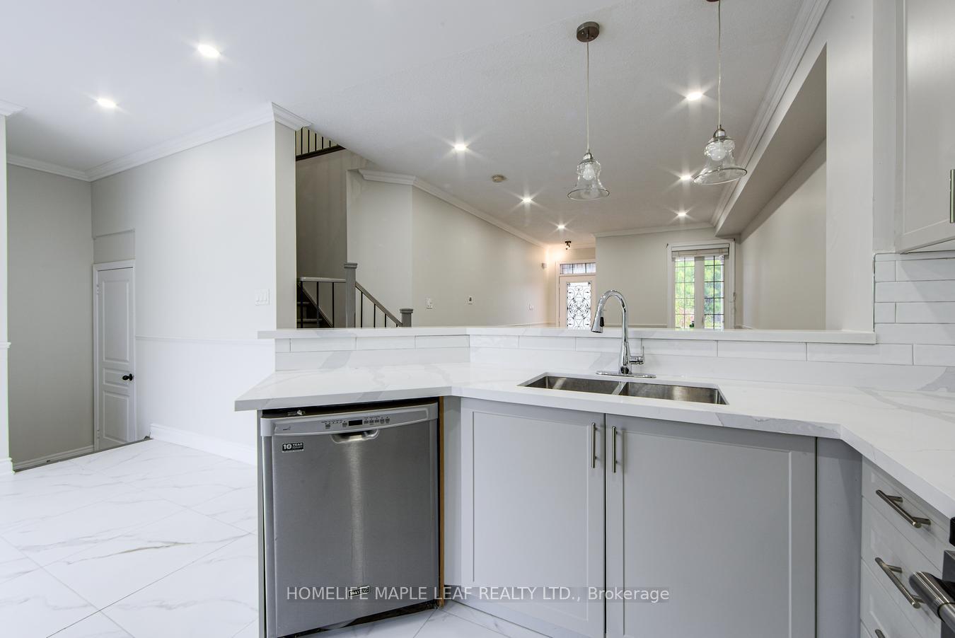 Photo 17 of 58 Begonia Crescent, Brampton, Northwest Sandalwood Parkway — HOMEH
