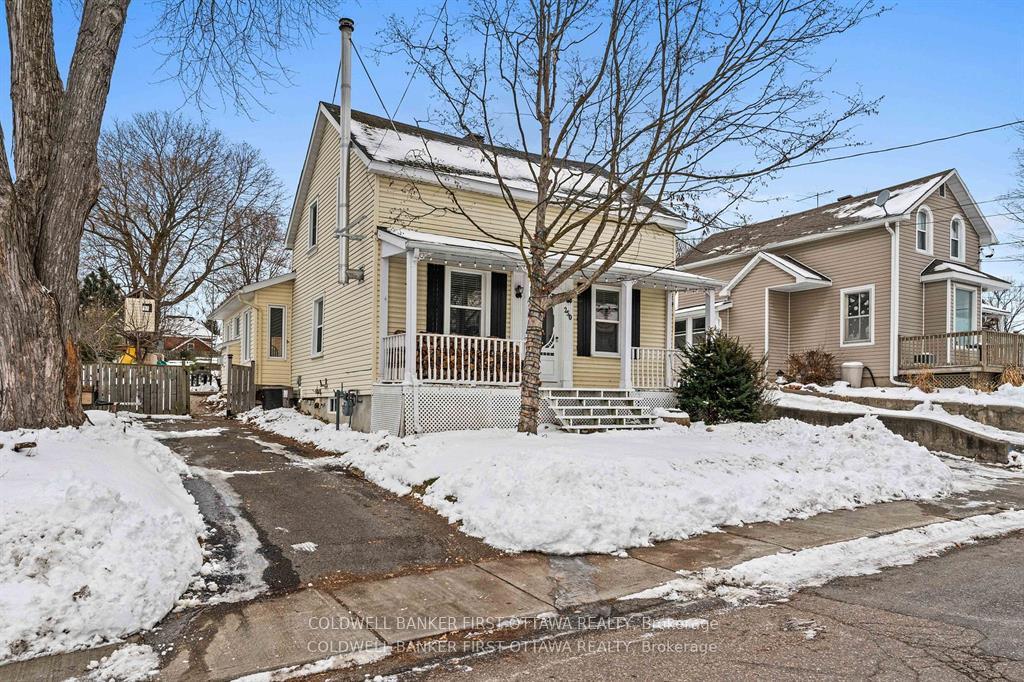 Photo 3 of 250 Albert Street, Arnprior — HOMEH