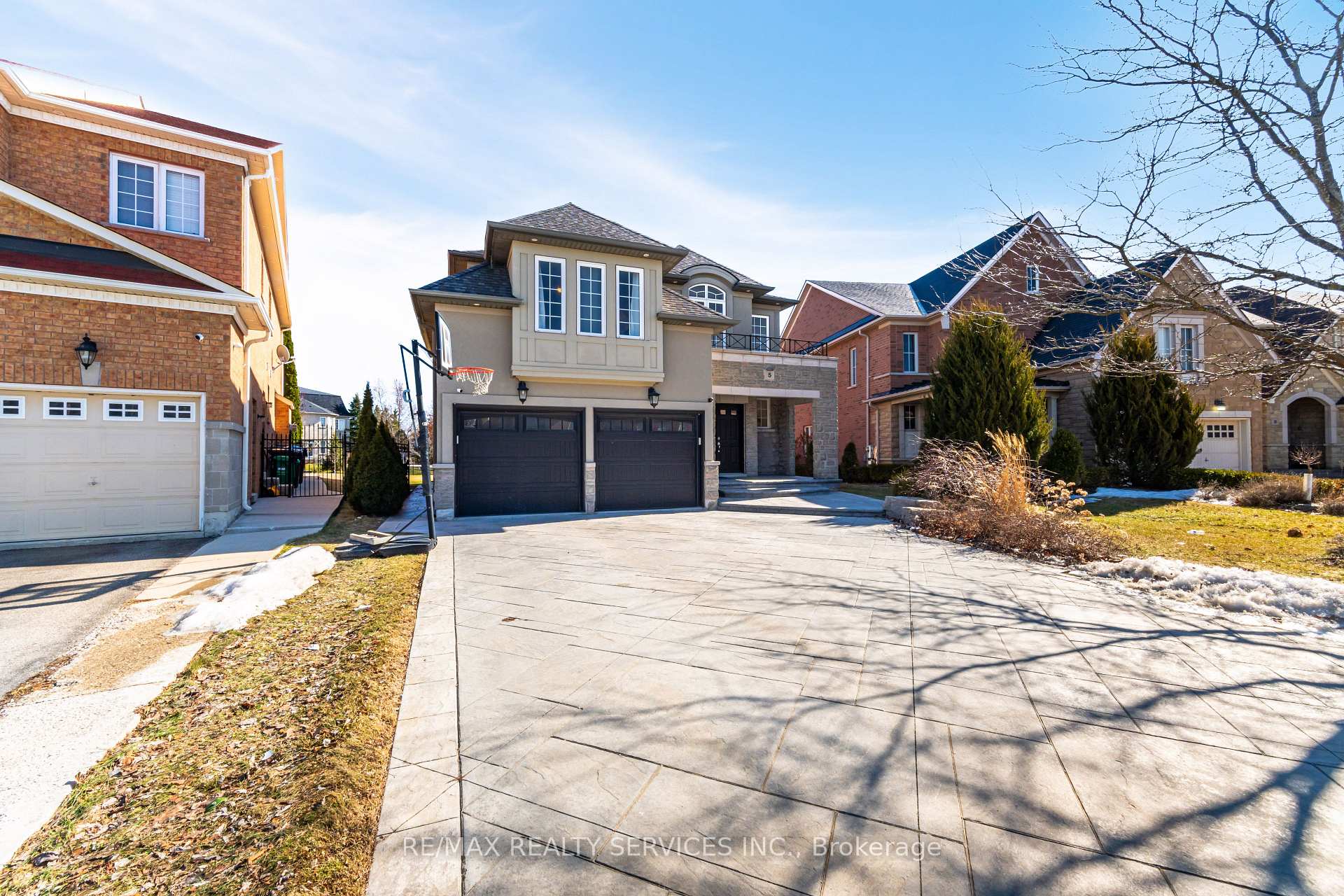 Photo 1 of 5 Belleville Drive, Brampton, Vales of Castlemore North — HOMEH