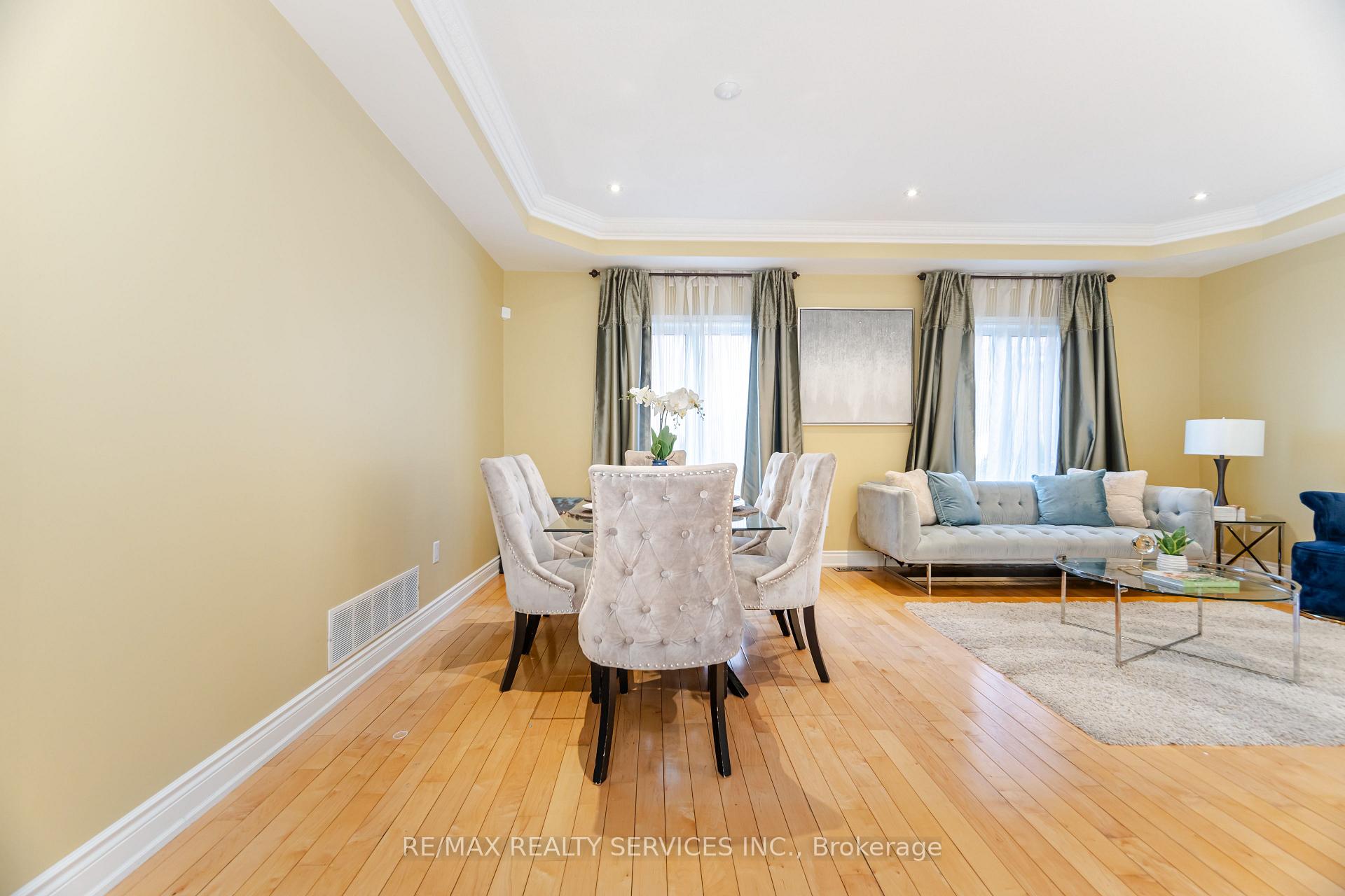 Photo 30 of 5 Belleville Drive, Brampton, Vales of Castlemore North — HOMEH