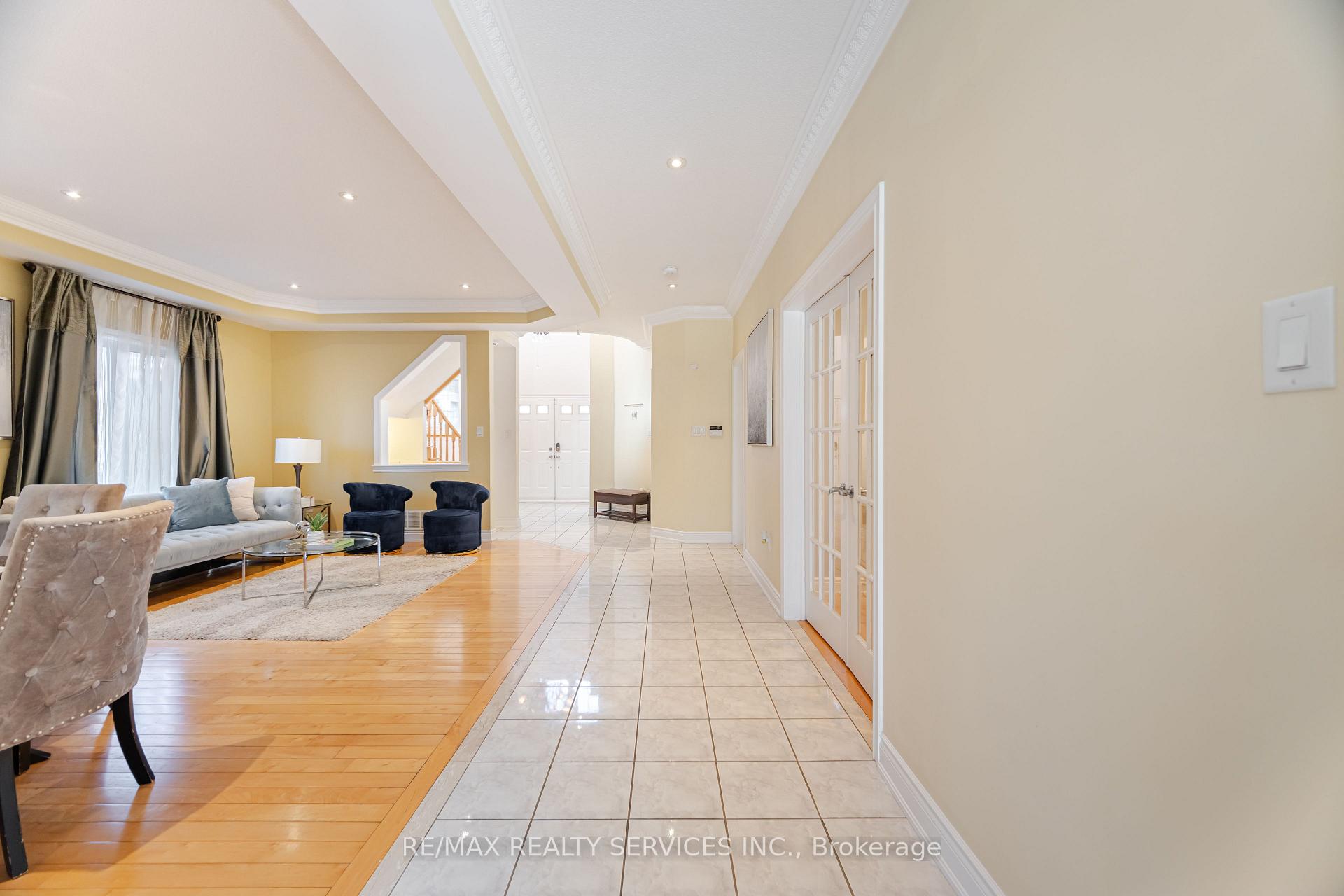 Photo 5 of 5 Belleville Drive, Brampton, Vales of Castlemore North — HOMEH