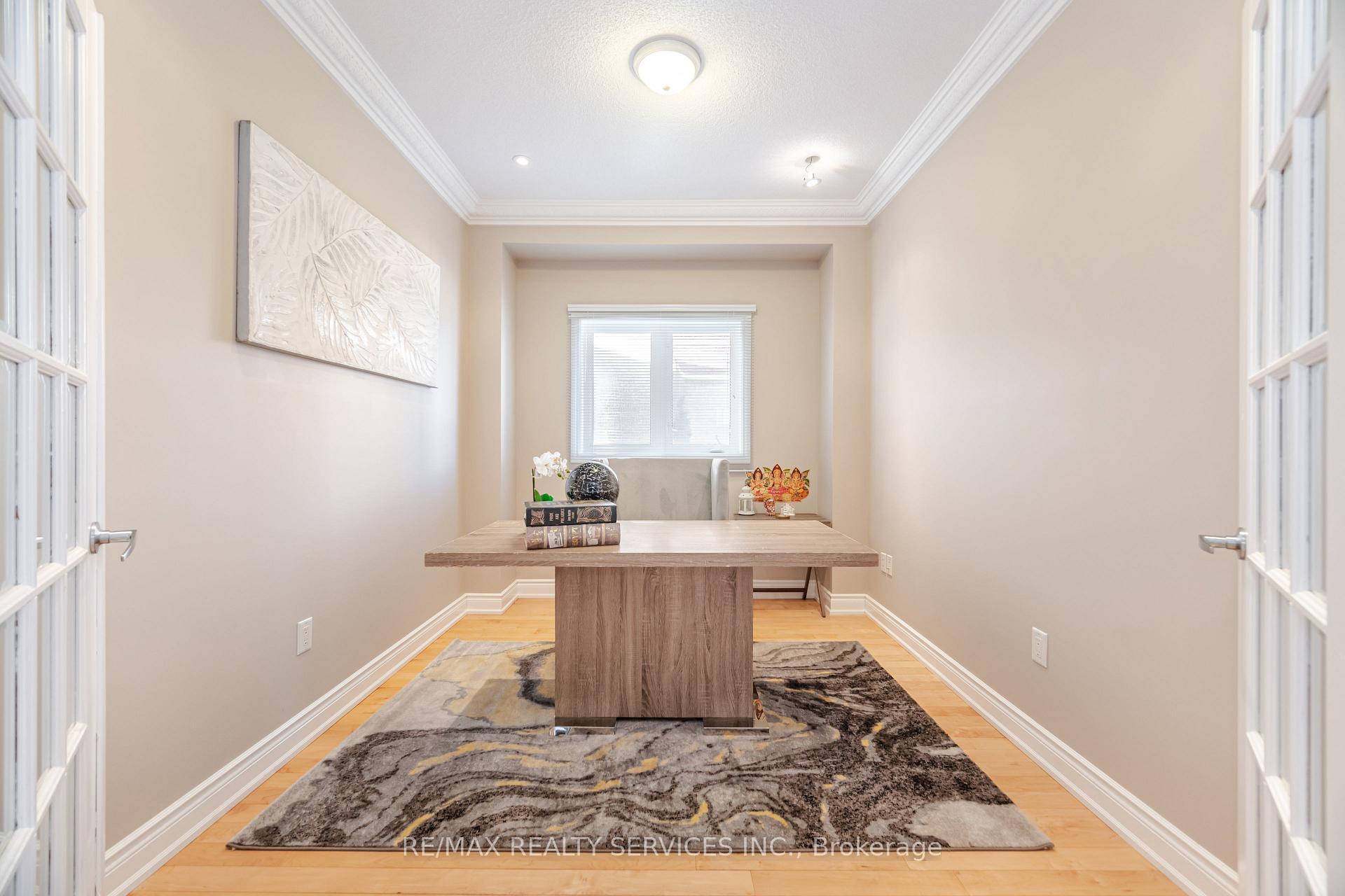 Photo 14 of 5 Belleville Drive, Brampton, Vales of Castlemore North — HOMEH