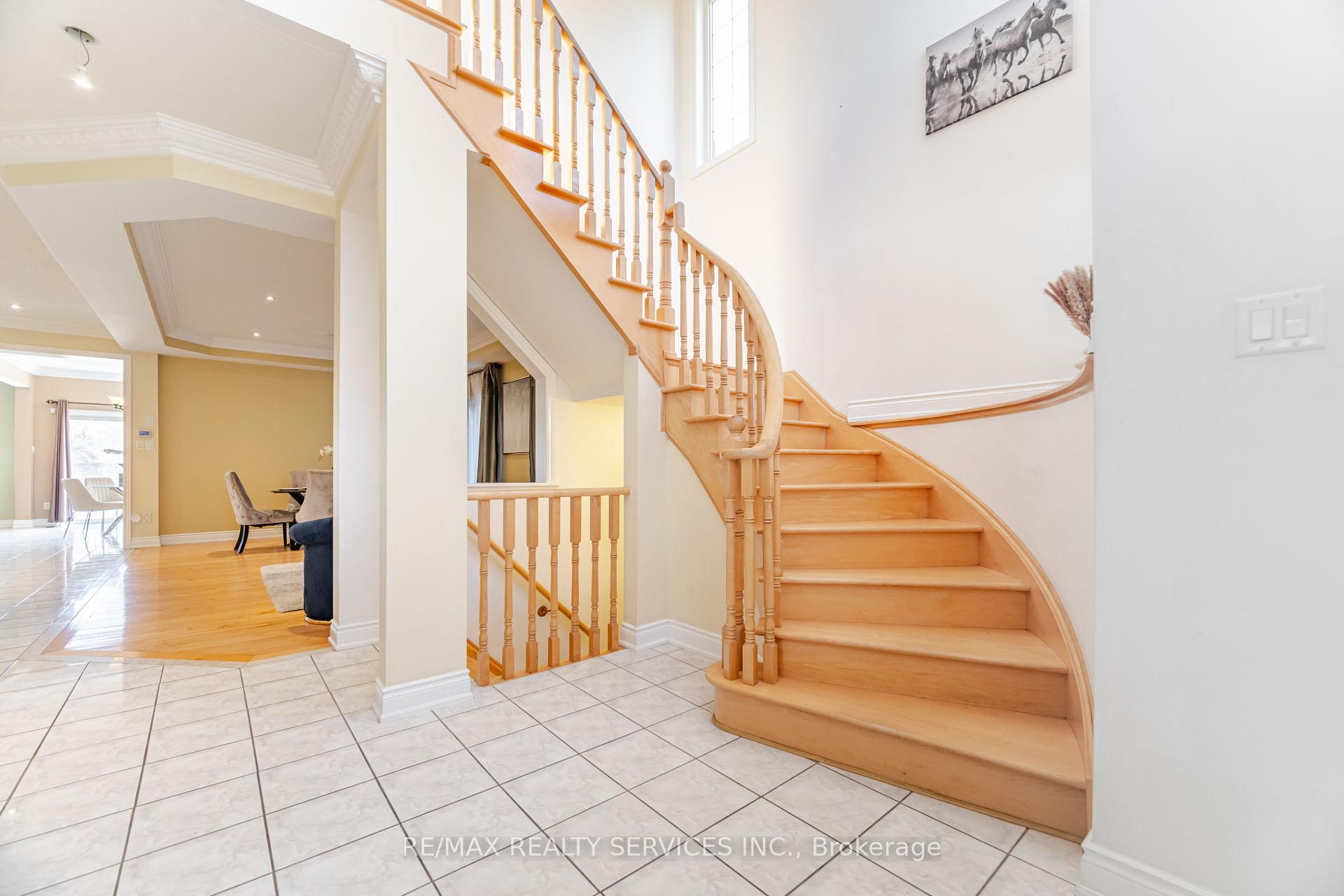 Photo 16 of 5 Belleville Drive, Brampton, Vales of Castlemore North — HOMEH