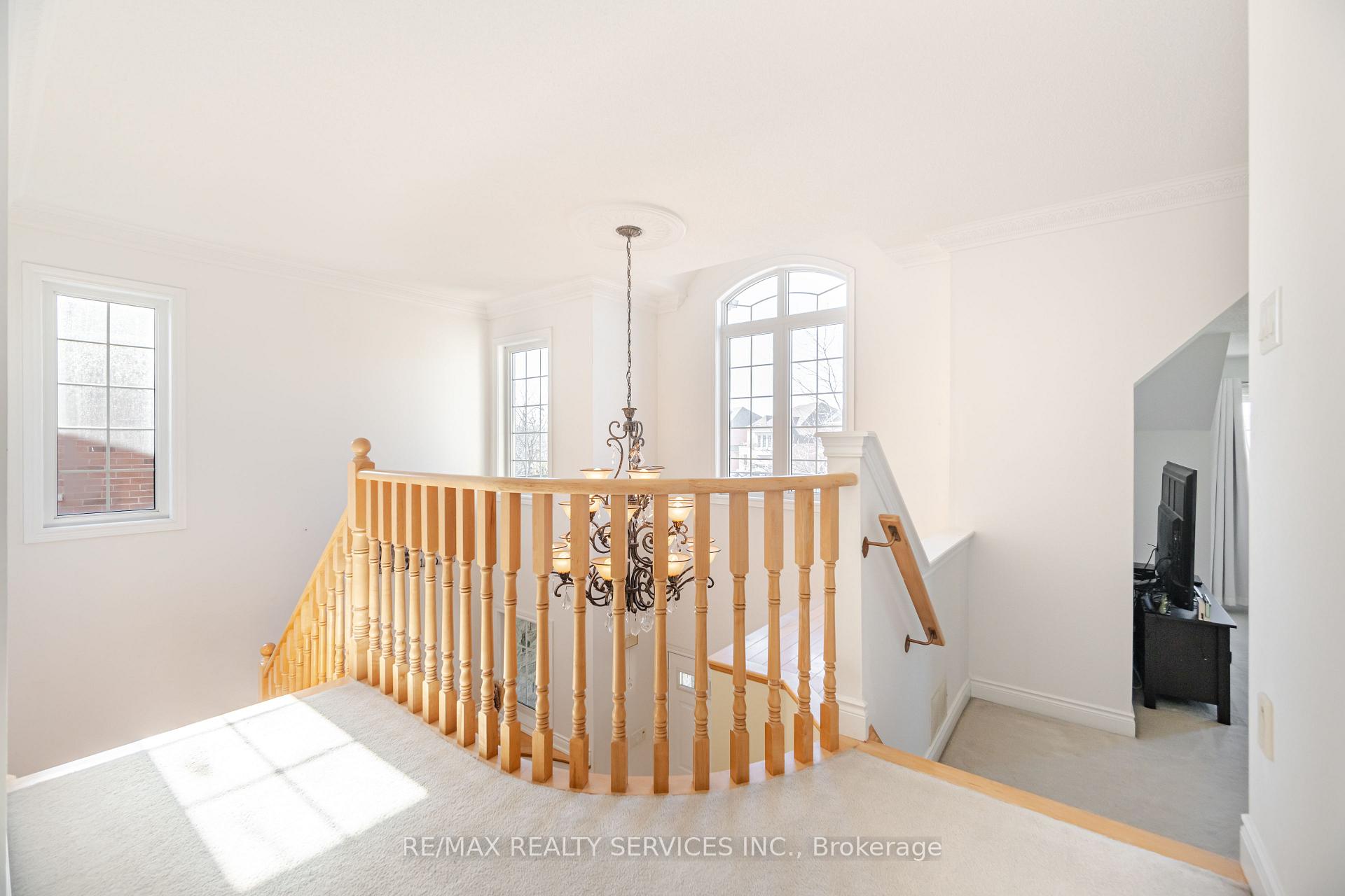 Photo 26 of 5 Belleville Drive, Brampton, Vales of Castlemore North — HOMEH