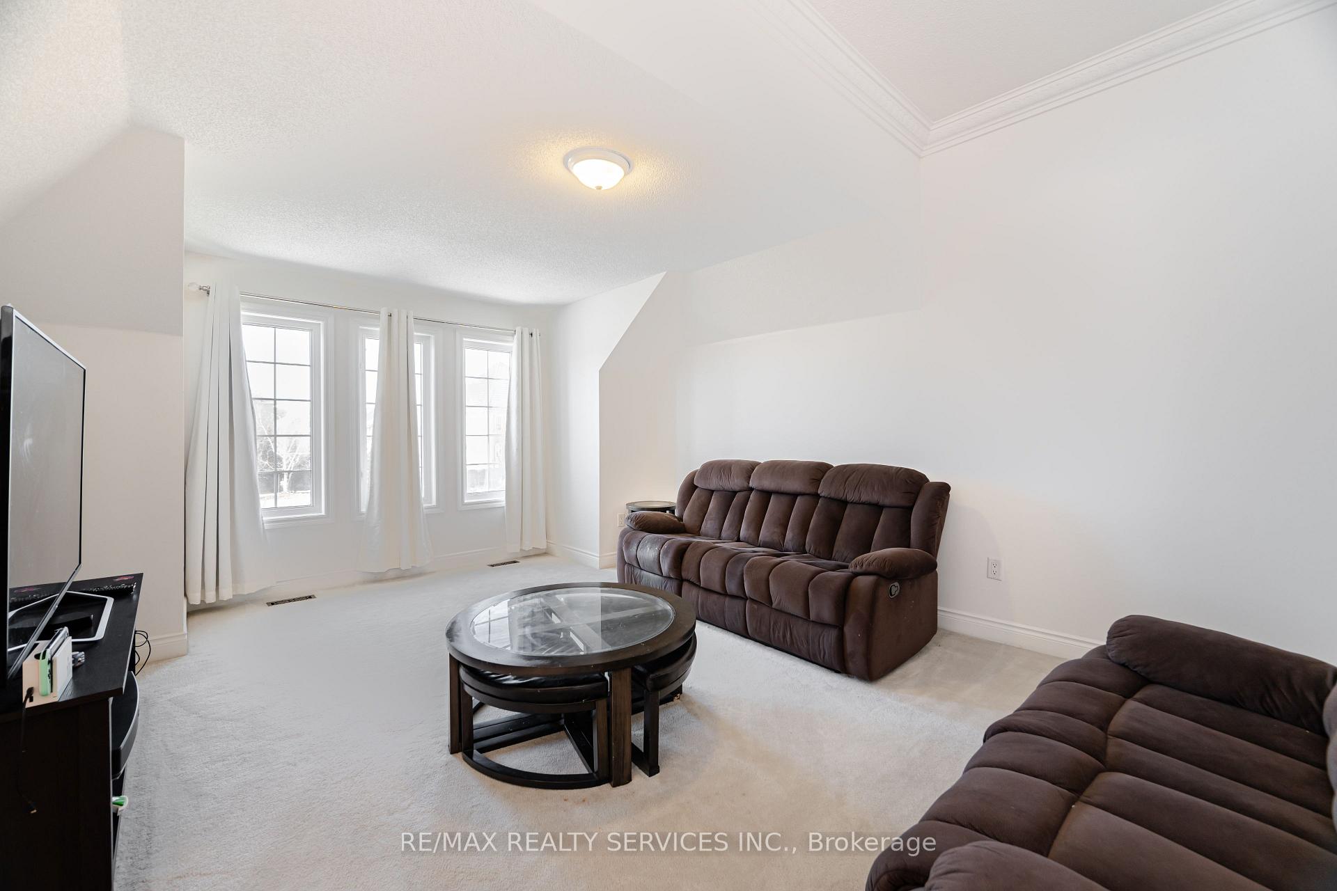 Photo 19 of 5 Belleville Drive, Brampton, Vales of Castlemore North — HOMEH